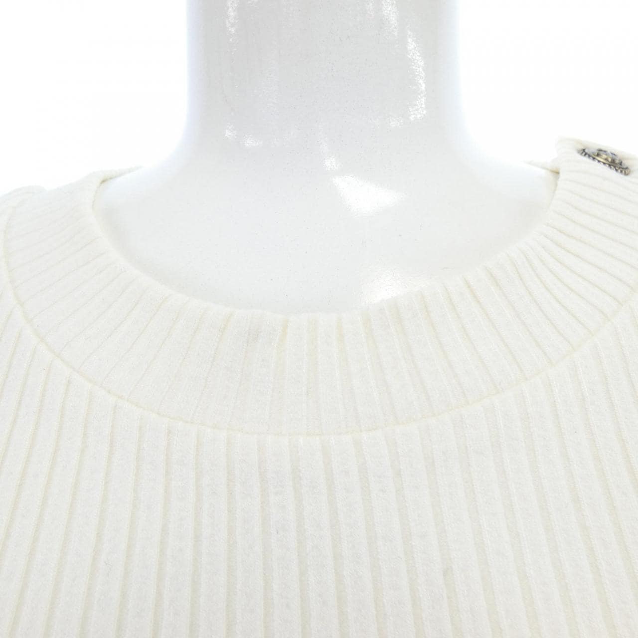 CHANEL P59079V40761 上衣