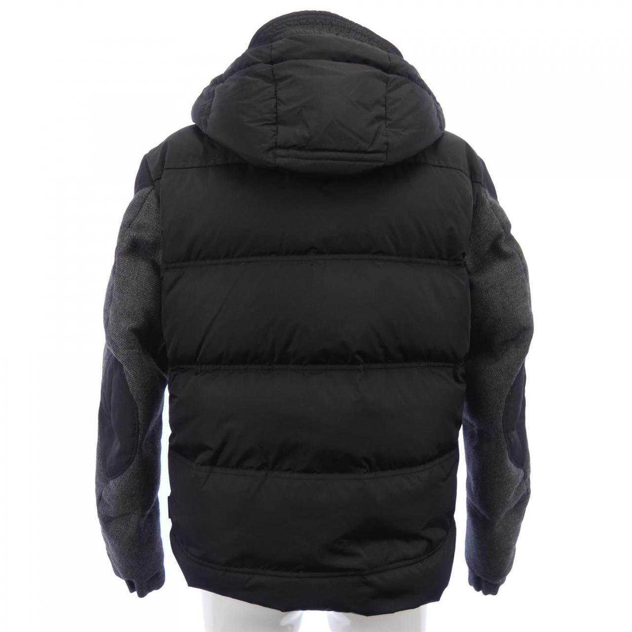 モンクレール MONCLER ダウンジャケット
