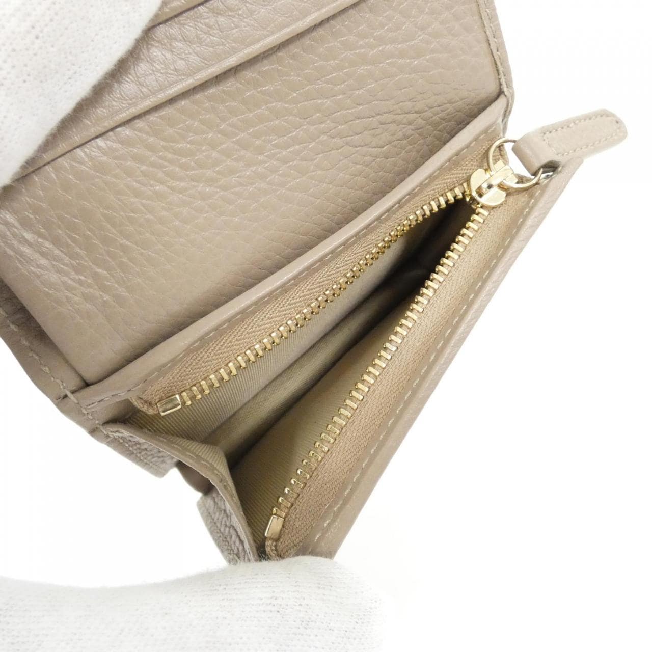 [BRAND NEW] Gucci GG EMBLEM 815901 AAEEM Wallet