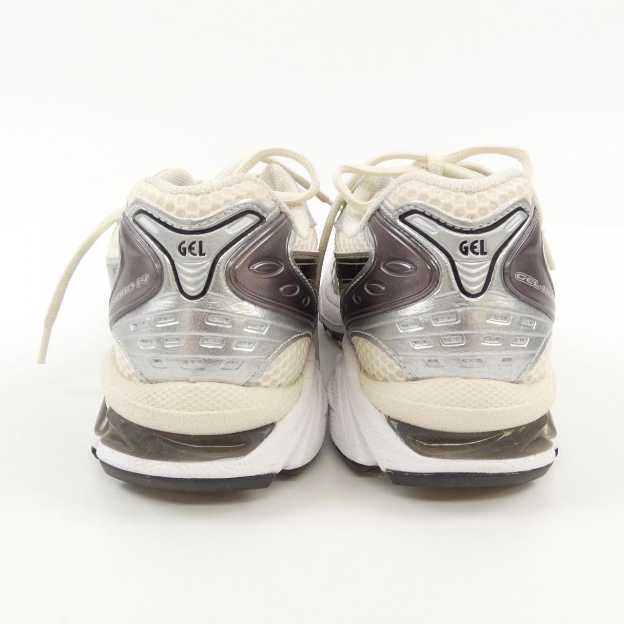 ASICS运动鞋