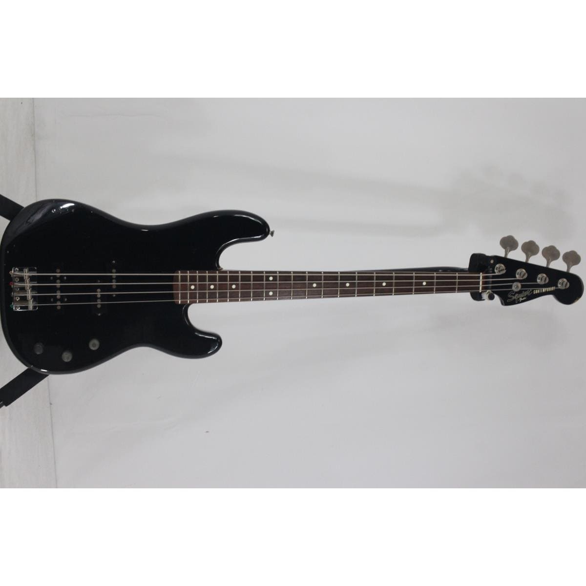 SQUIER PJ-555