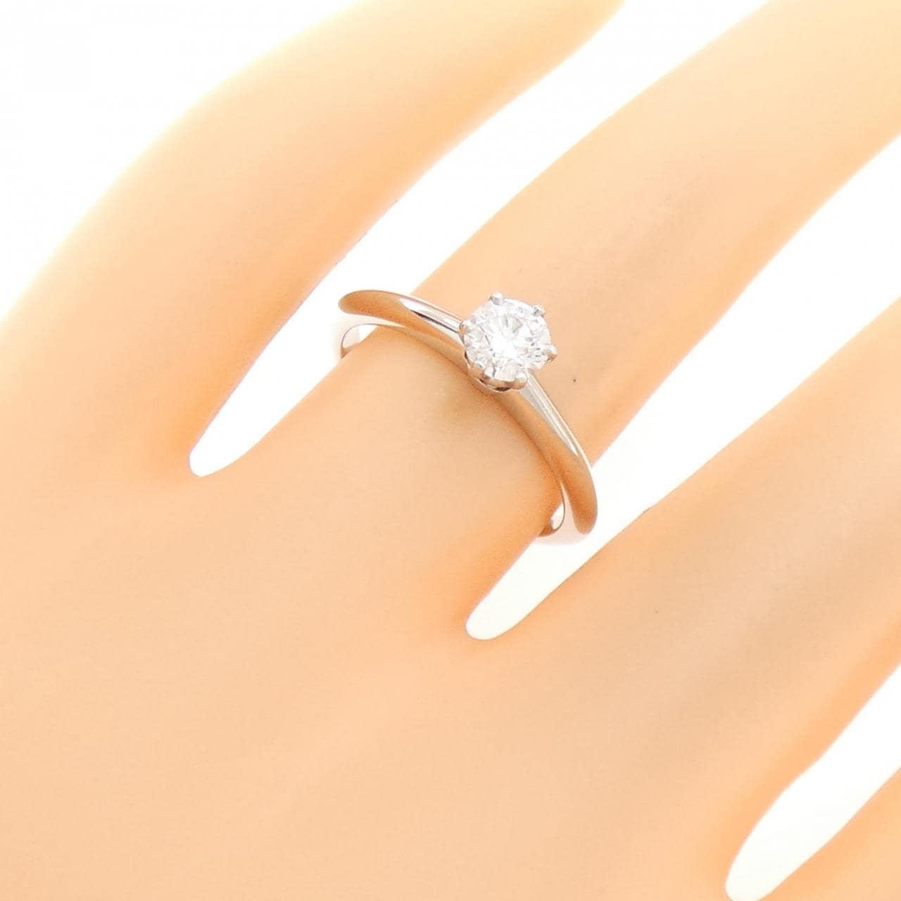 TIFFANY Classic Solitaire Ring 0.36CT E VS1