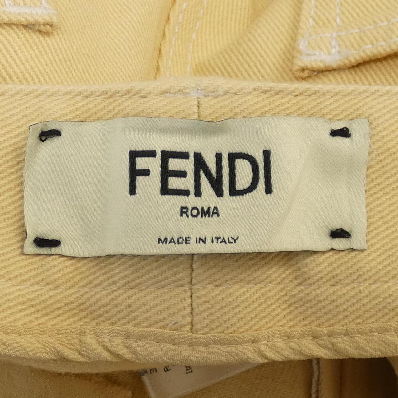FENDI牛仔裤