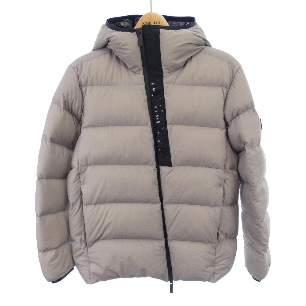 モンクレール MONCLER ダウンジャケット