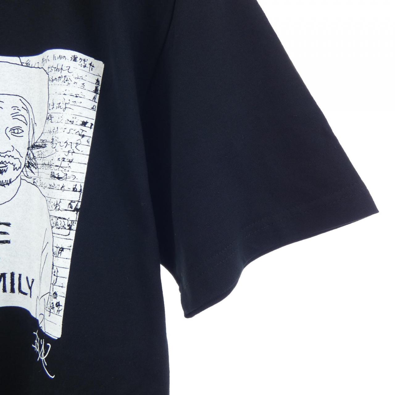 ONE BIG FAMILY Tシャツ