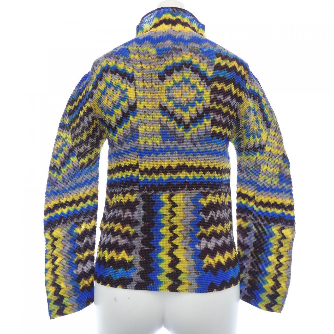 ミーイッセイミヤケ me ISSEY MIYAKE トップス