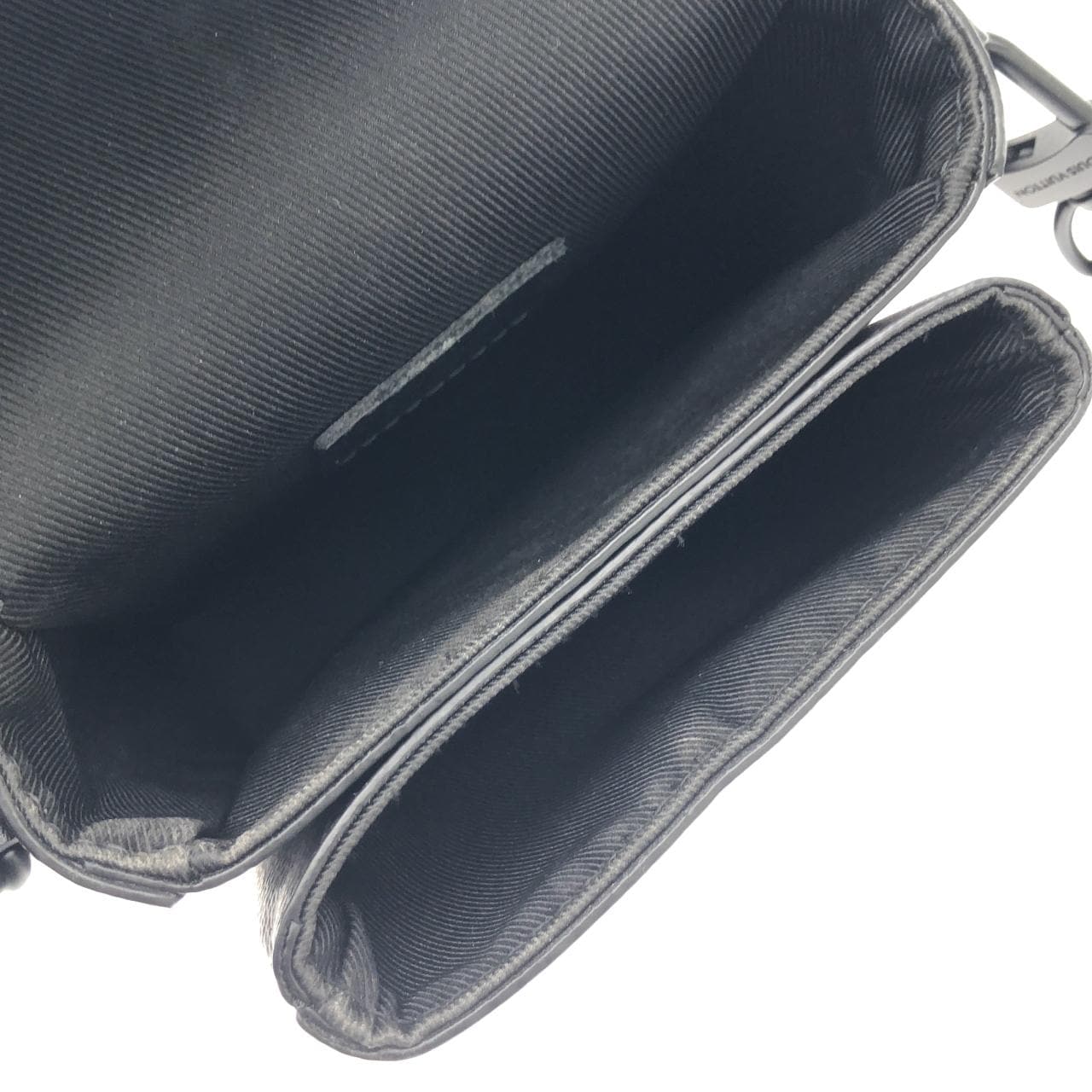 ルイヴィトン モノグラム エクリプス Sロック ヴェルティカル ウエアラブル ウォレット M82252 ショルダーバッグ