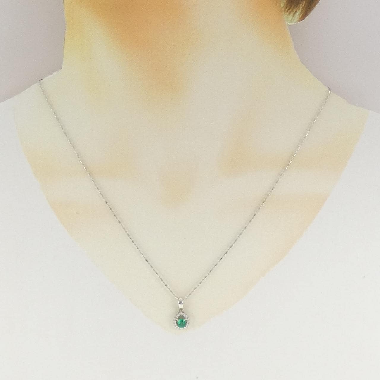 PT900/PT850 エメラルド ネックレス 0.30CT