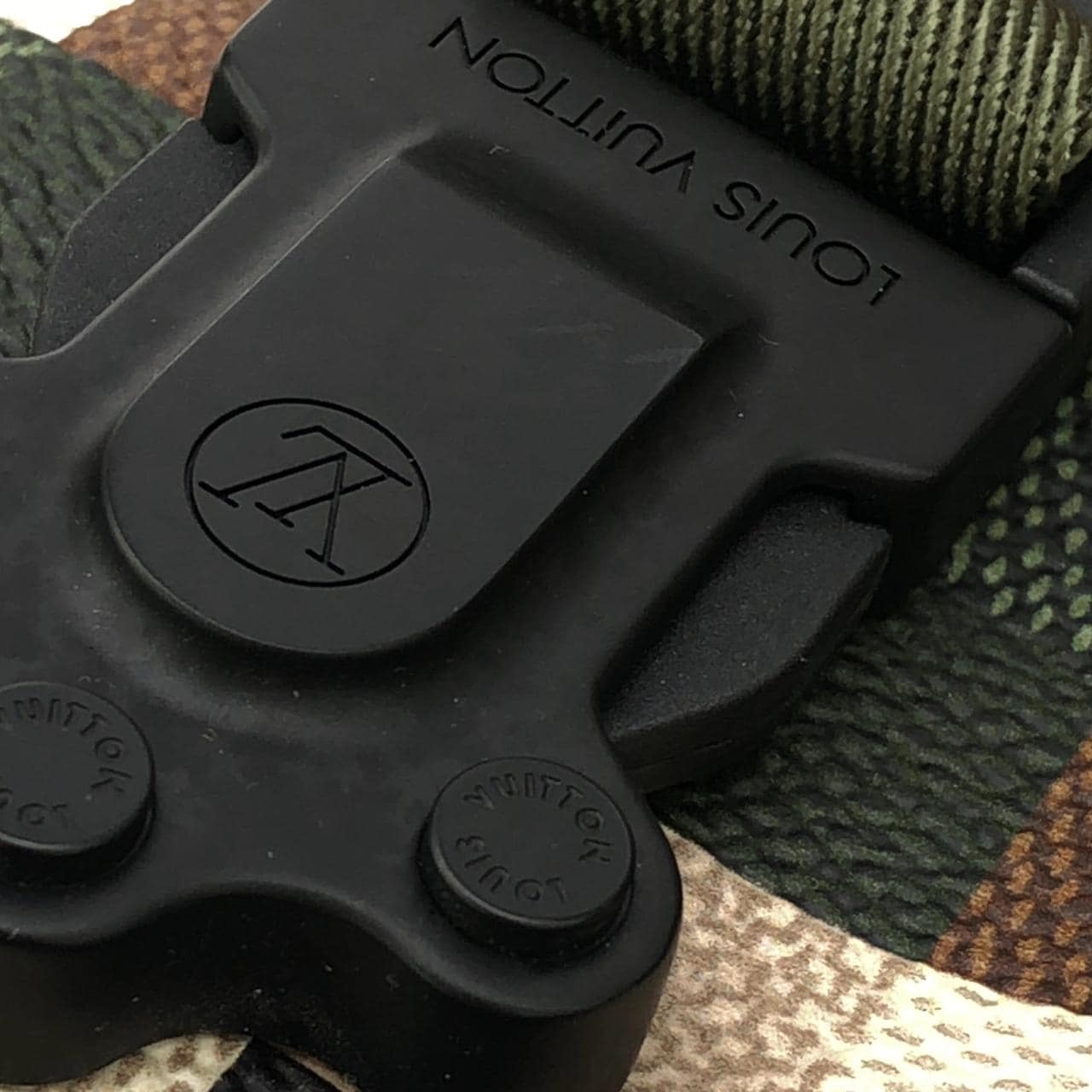 ルイヴィトン ダモフラージュ モーション バックパック M24445 リュックサック