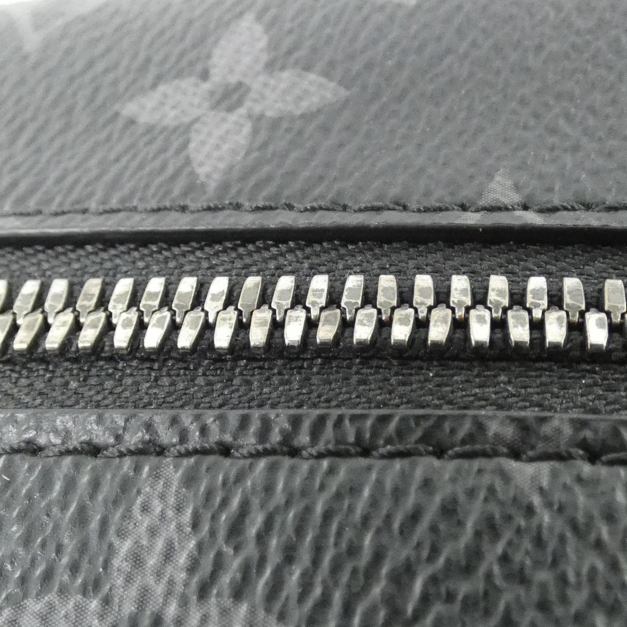 ルイヴィトン モノグラム エクリプス ロッカー ドップキット M83113 ポーチ