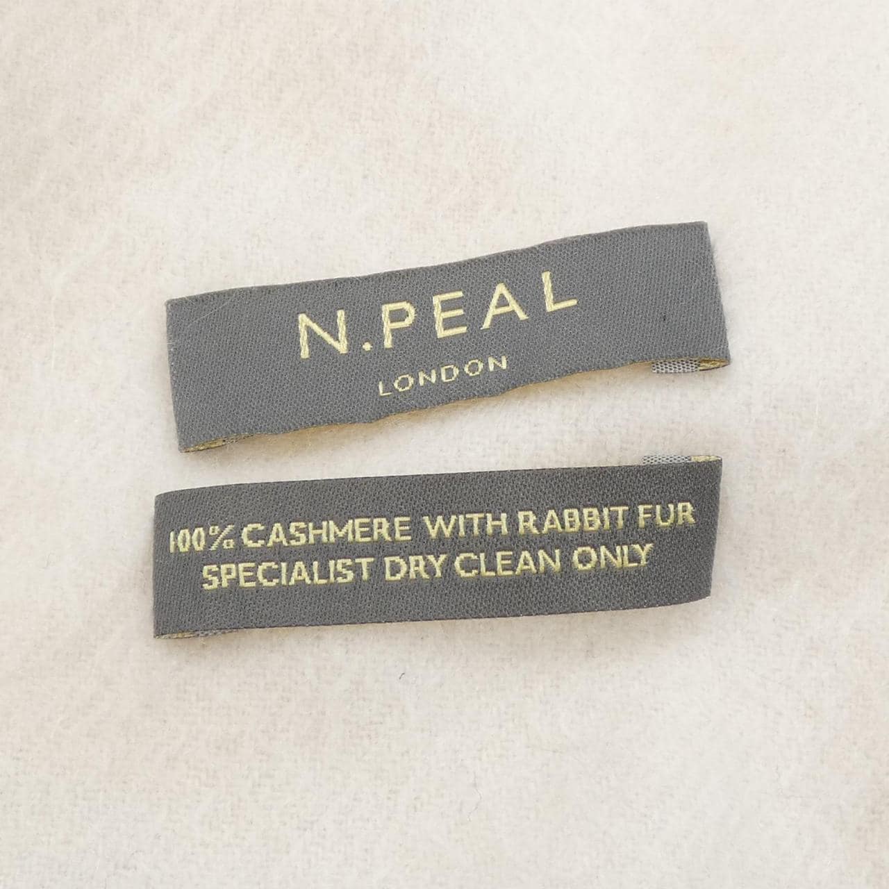 N.PEAL STOLE