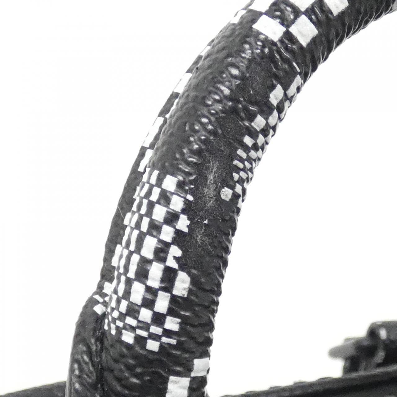 ルイヴィトン ダミエ ディストーテッド シティ キーポル XS M80202 ショルダーバッグ