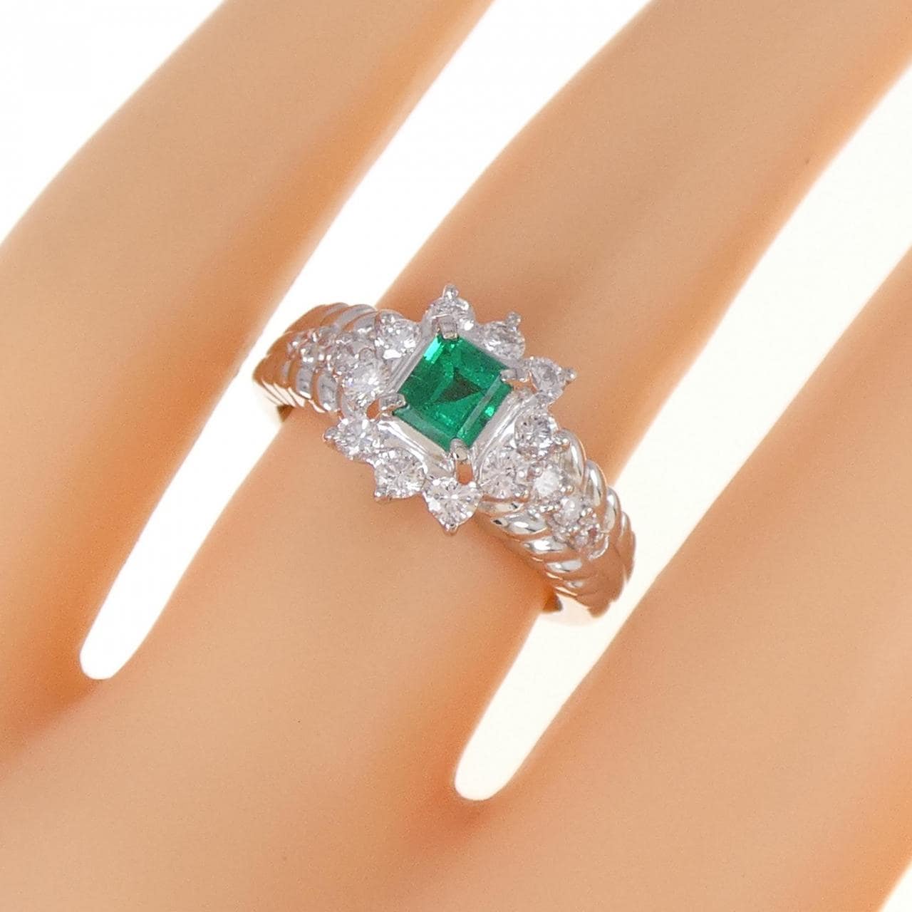 PT エメラルド リング 0.35CT
