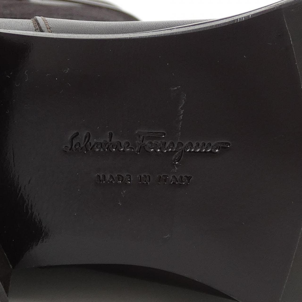 サルヴァトーレフェラガモ SALVATORE FERRAGAMO ブーツ