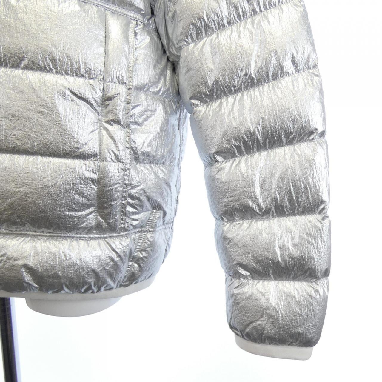 モンクレール MONCLER ダウンジャケット