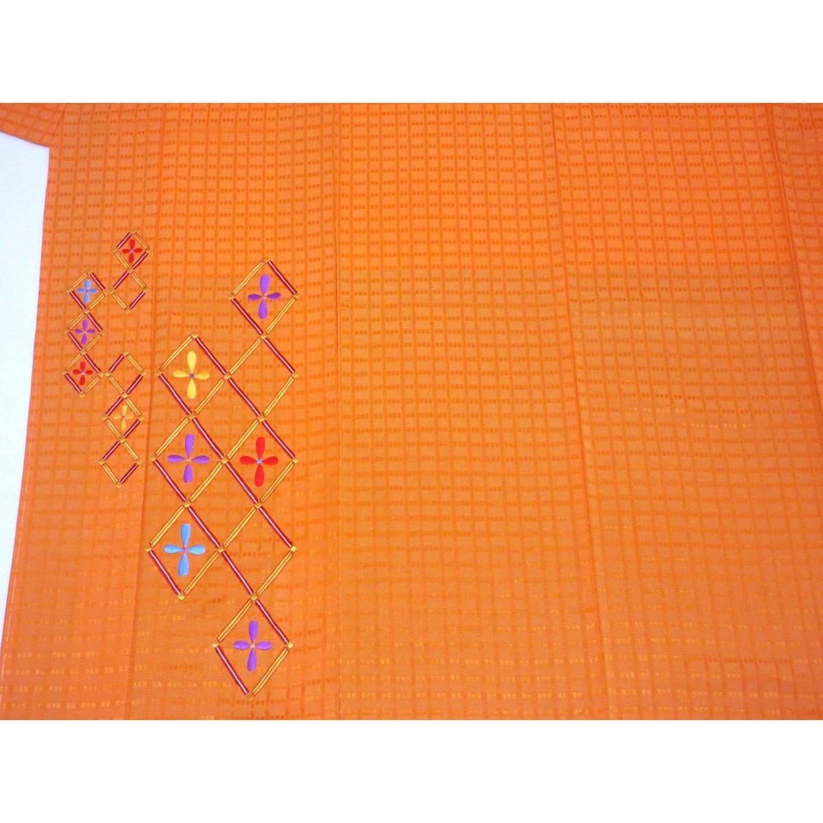【未使用品】振袖　ＵＮＩＴＥＤＣＯＬＯＲＳ　ＯＦ　ＢＥＮＥＴＴＯＮ．