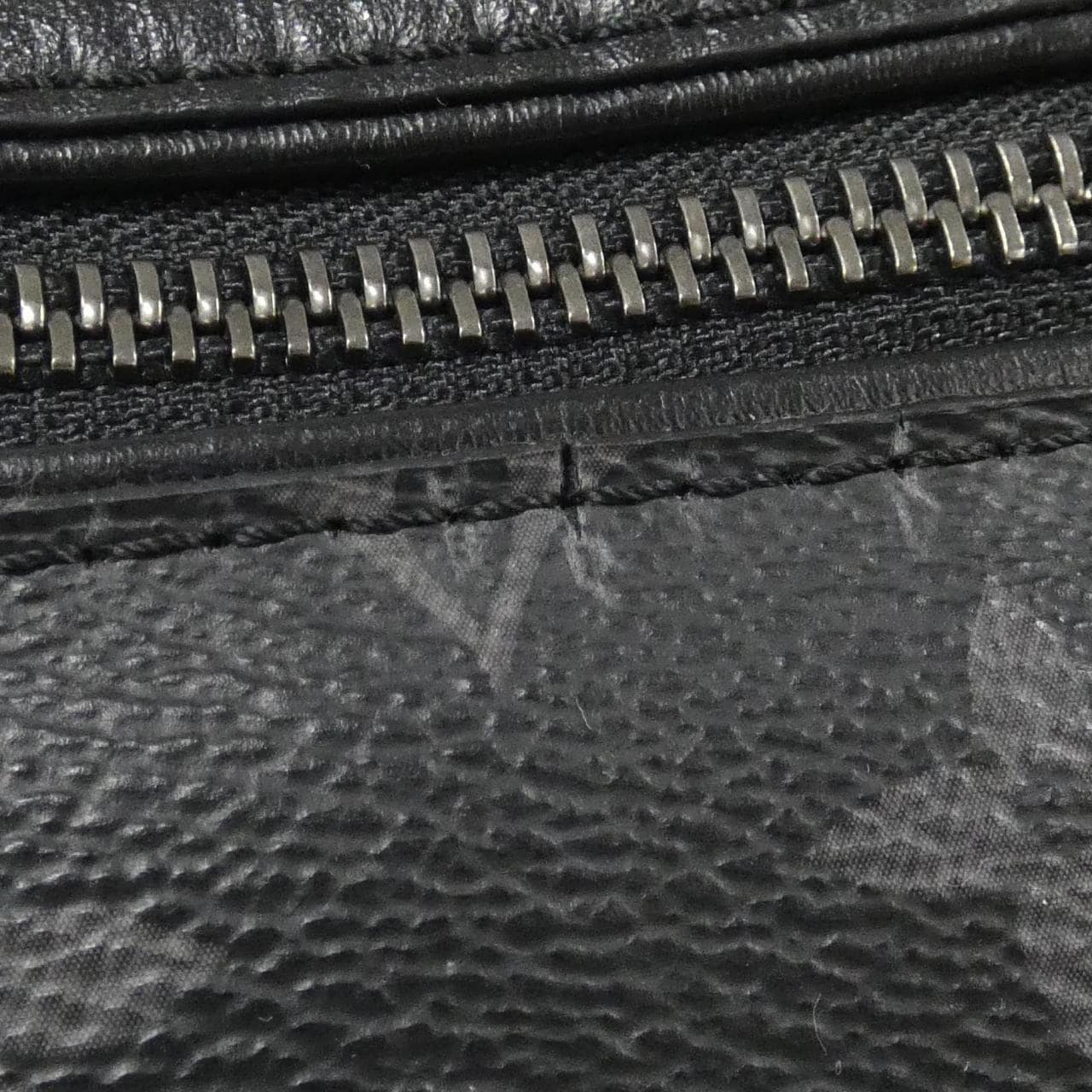 ルイヴィトン モノグラム エクリプス ディスカバリー バムバッグ M44336 ショルダーバッグ