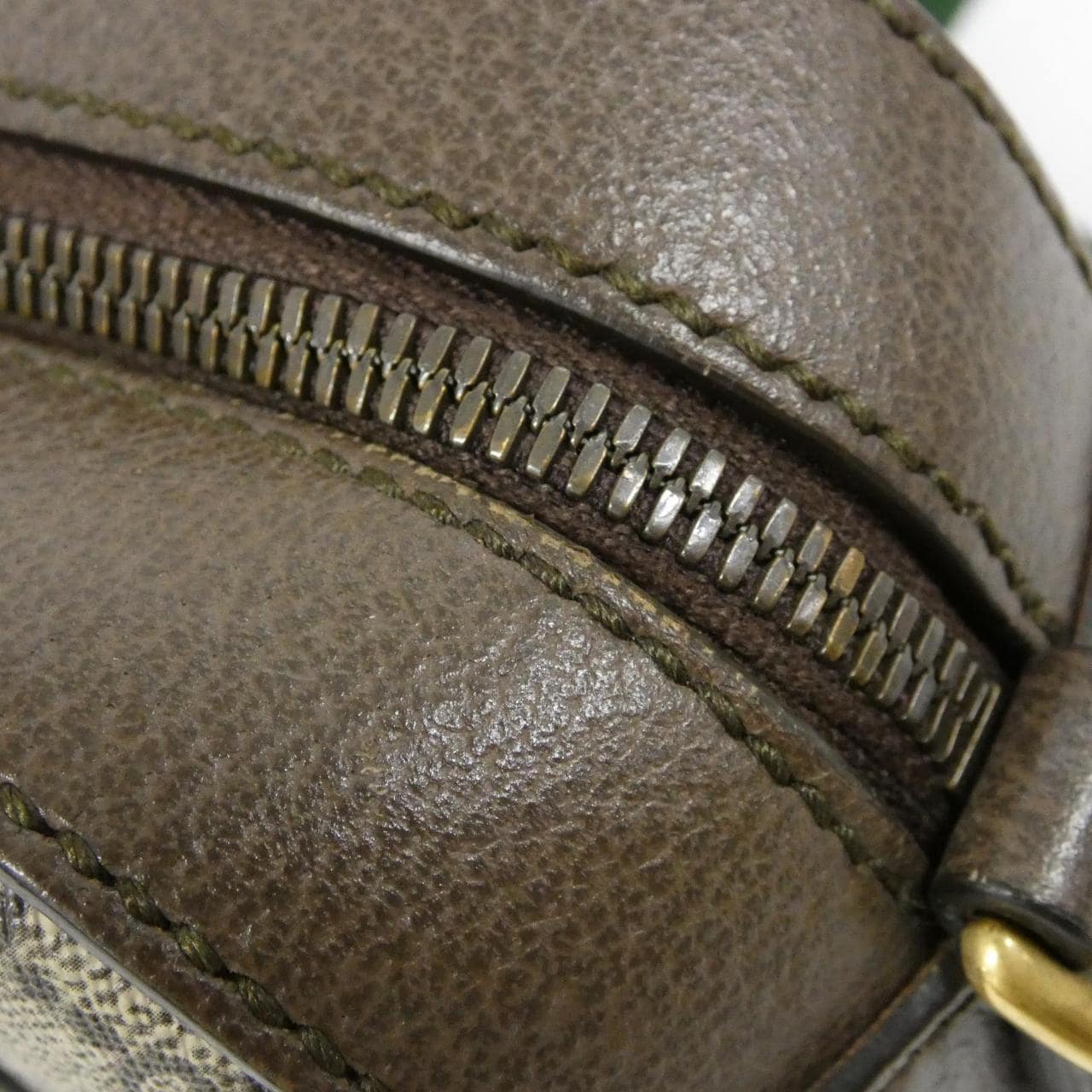 グッチ NEO VINTAGE 476466 K9GVT ショルダーバッグ