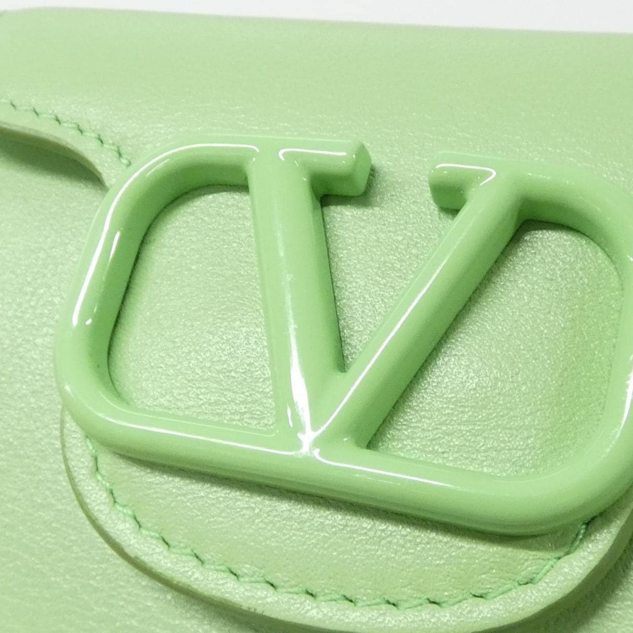 ヴァレンティノガラヴァーニ 財布