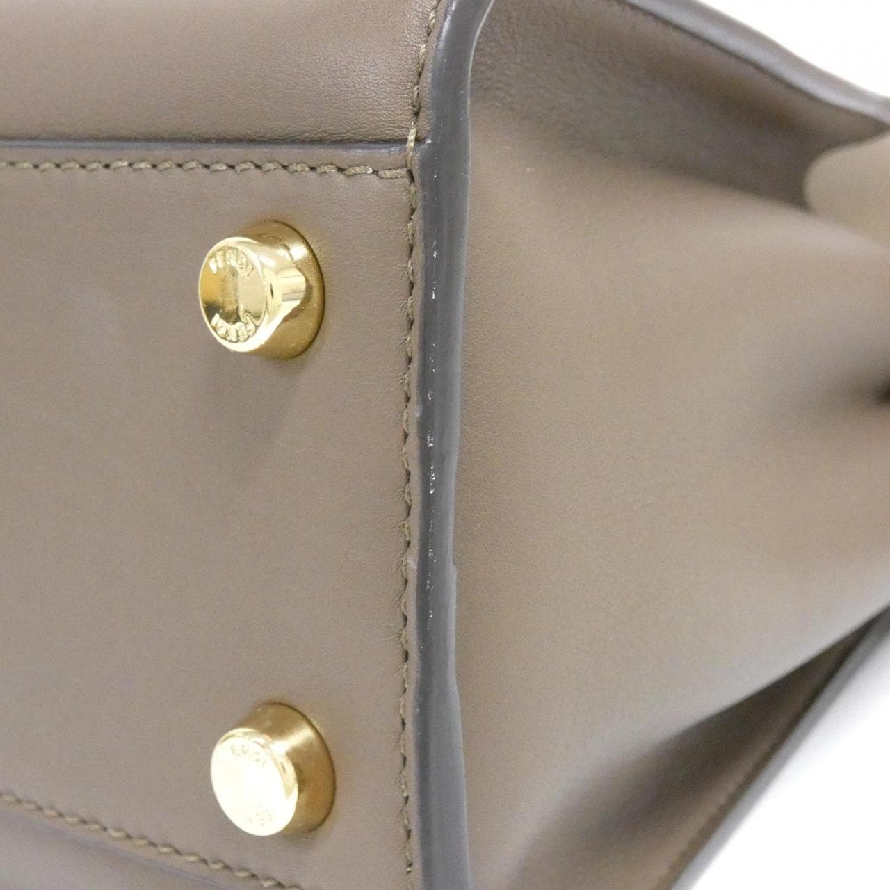 フェンディ ピーカブー エッセンシャリー 8BN302 9FJ バッグ