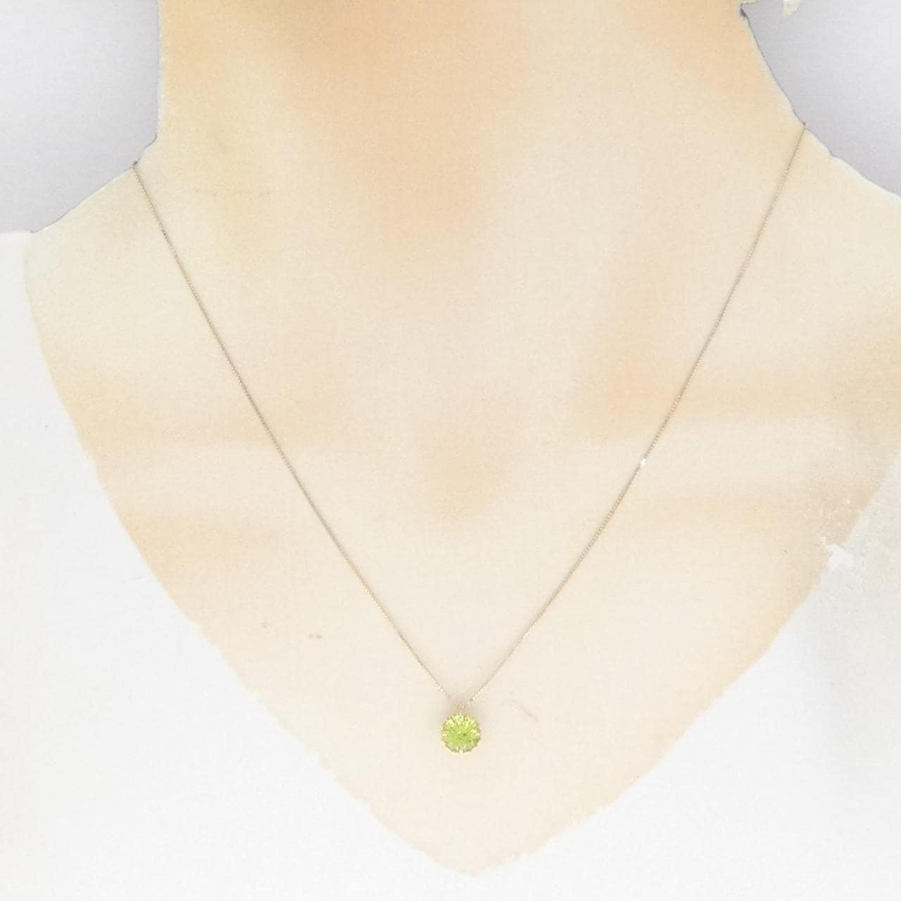 K10YG Peridot Necklace