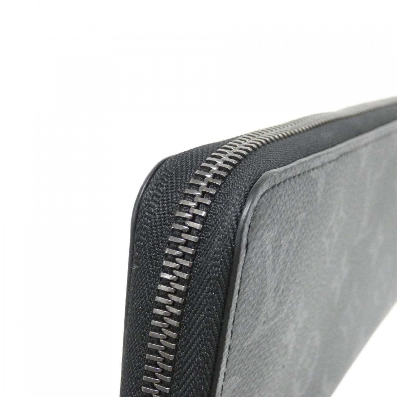 ルイヴィトン モノグラム エクリプス ジッピー ウォレット ホリゾンタル M11611 財布