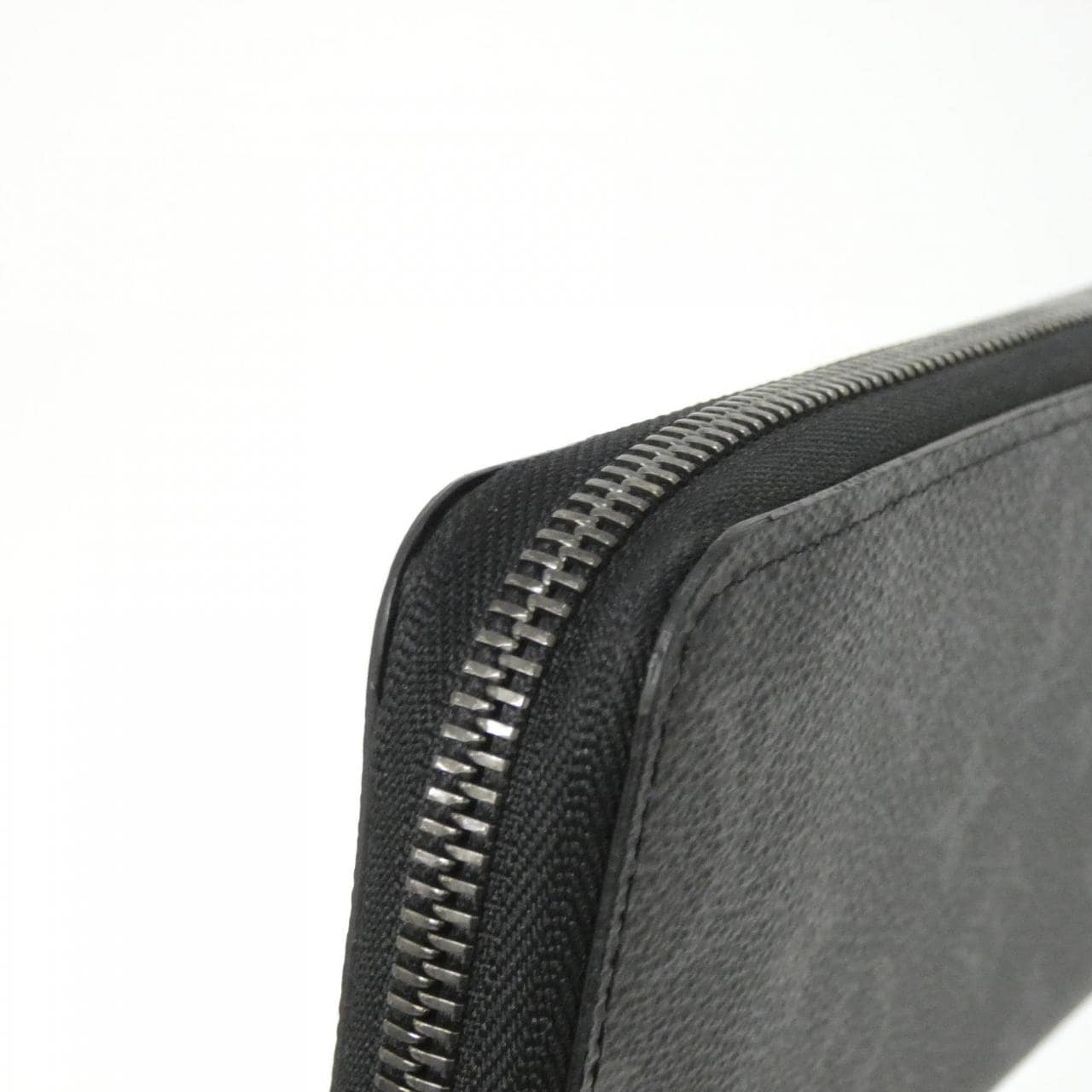 ルイヴィトン モノグラム エクリプス ジッピー ウォレット ホリゾンタル M11611 財布