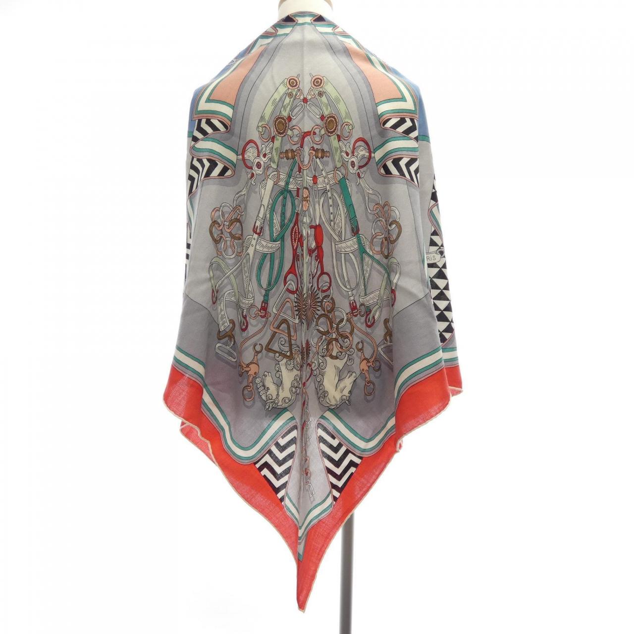 HERMES三角巨型披肩