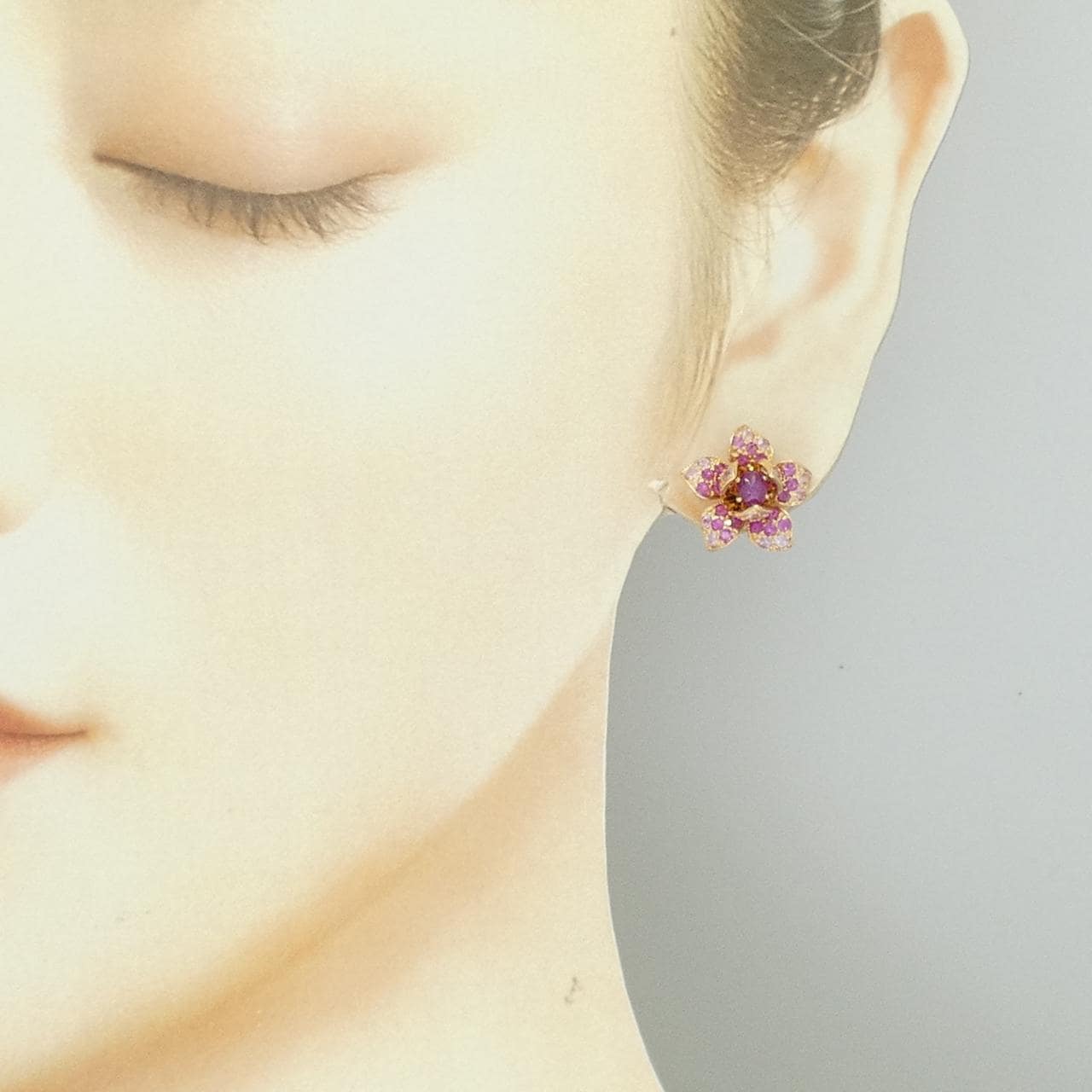 750PG フラワー スタールビー ピアス 0.73CT