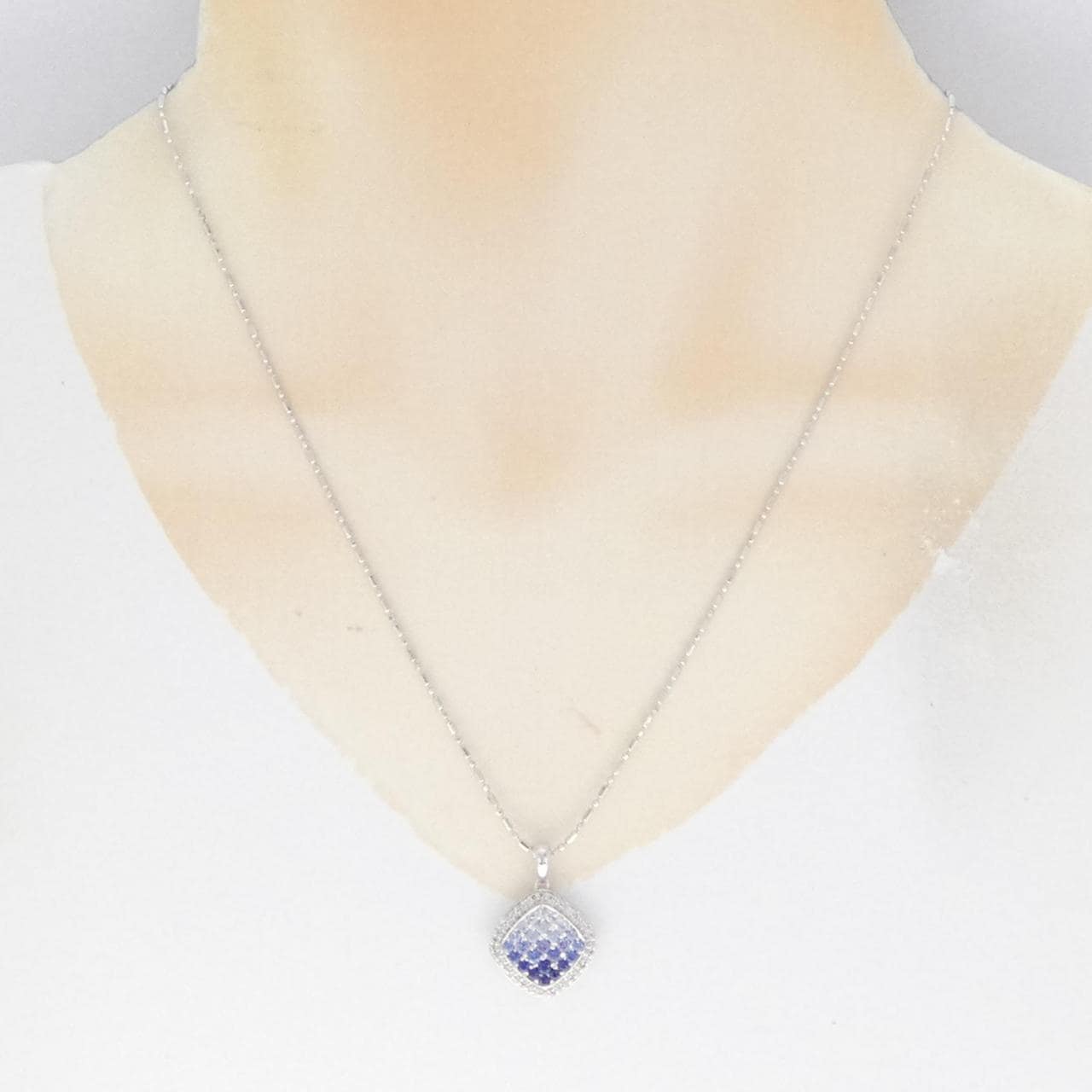 K18YG Sapphire Necklace 0.95CT
