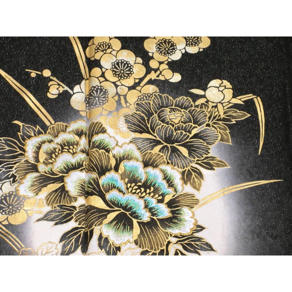 振袖　銀通しボカシ染　金彩友禅刺繍入り