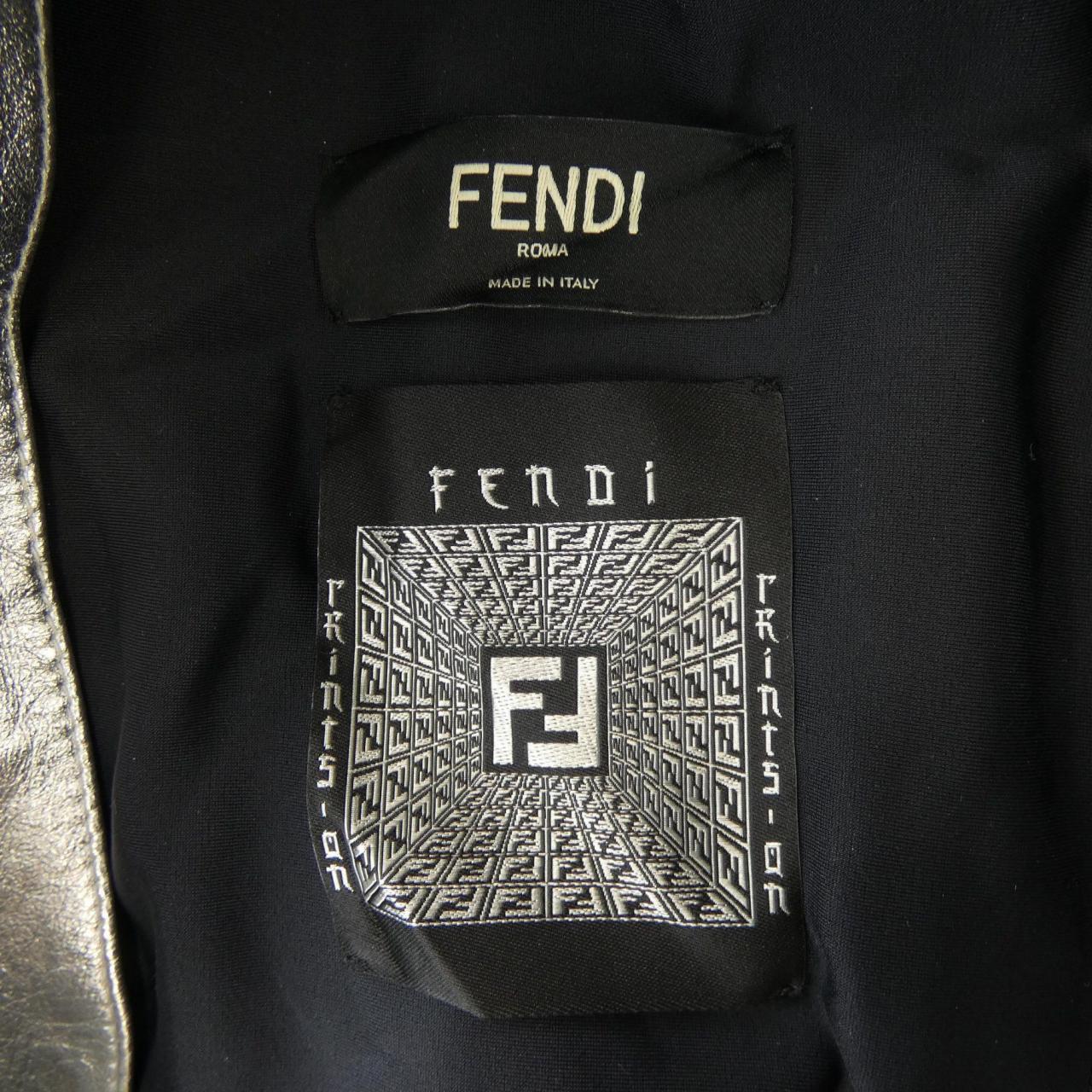 フェンディ FENDI NICKI MINAJ FPJ003 AB9J レザージャケット