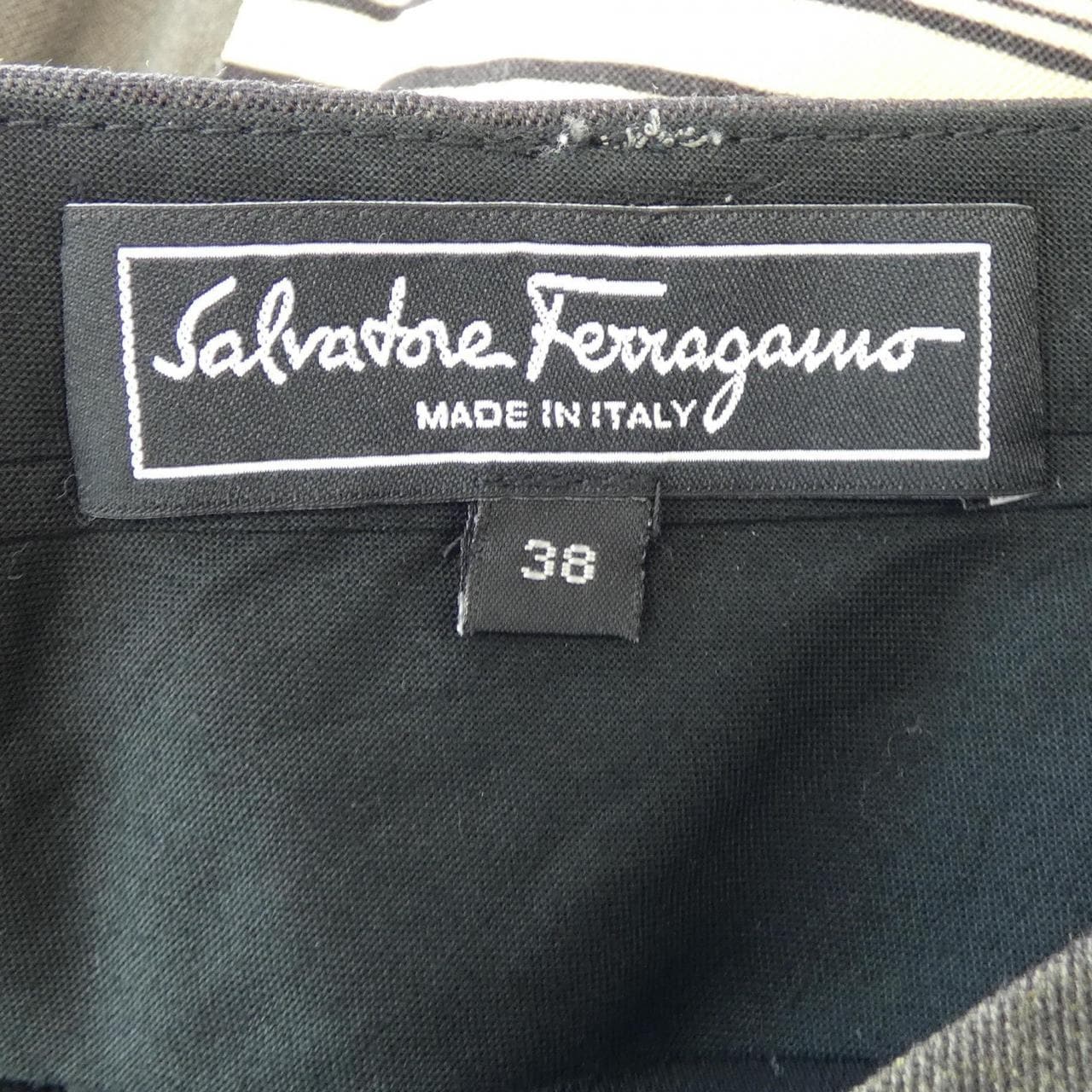 サルヴァトーレフェラガモ SALVATORE FERRAGAMO スカート