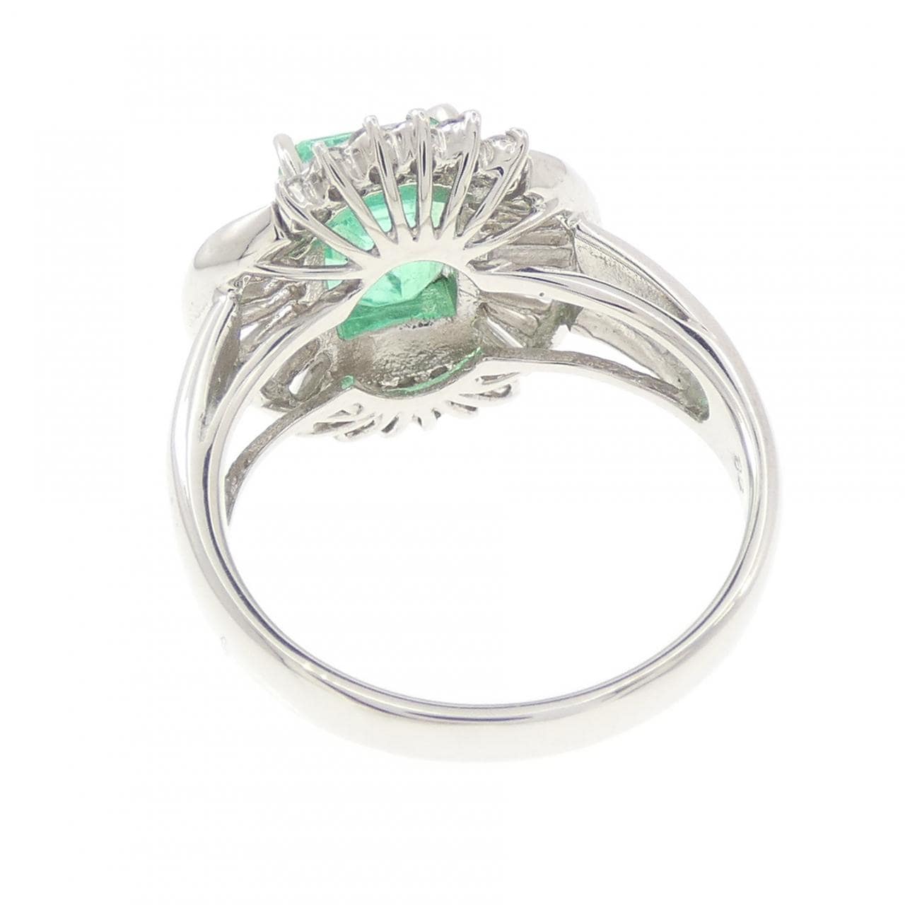 PT850 エメラルド リング 1.65CT