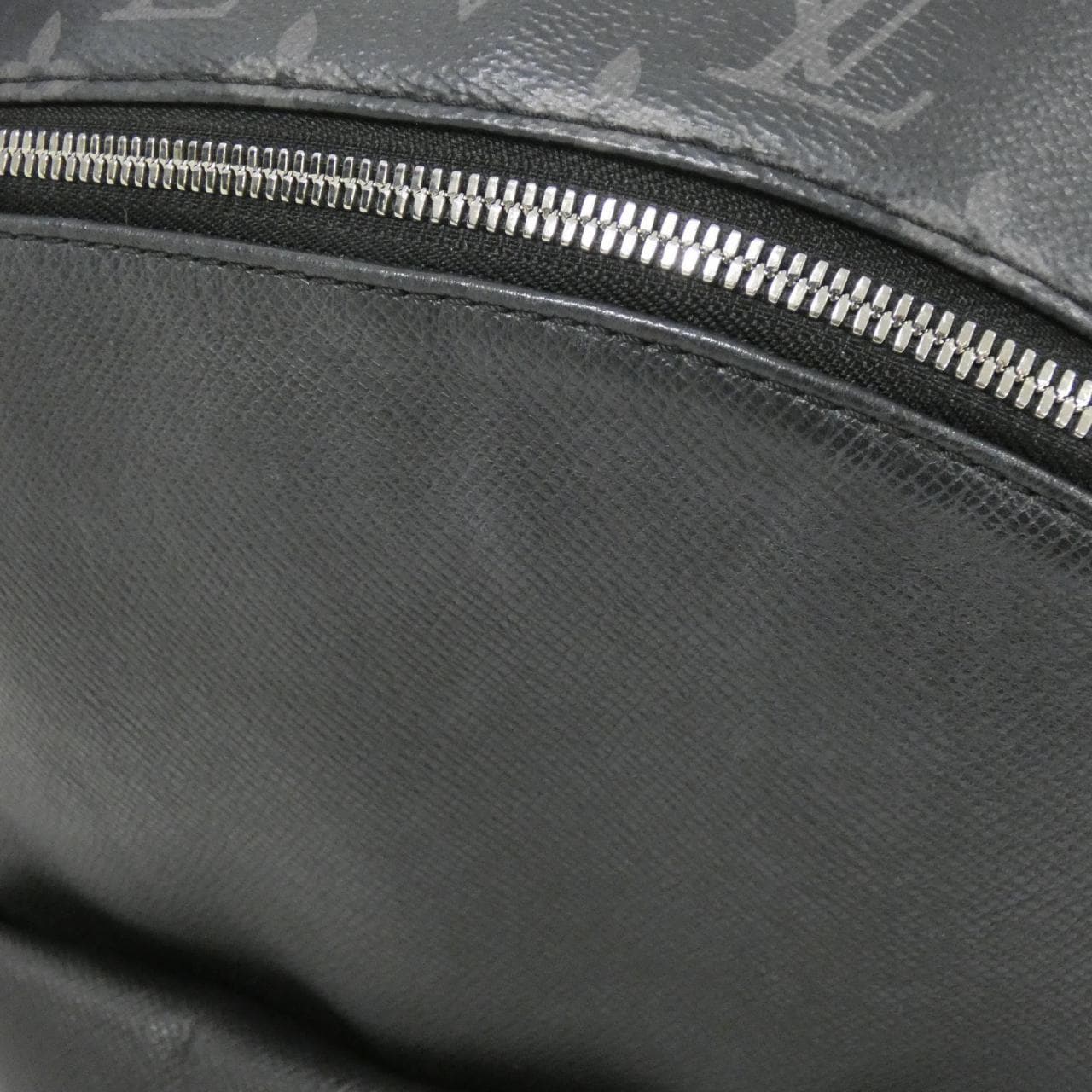 ルイヴィトン タイガ ラマ ディスカバリー バックパック M30230 リュックサック