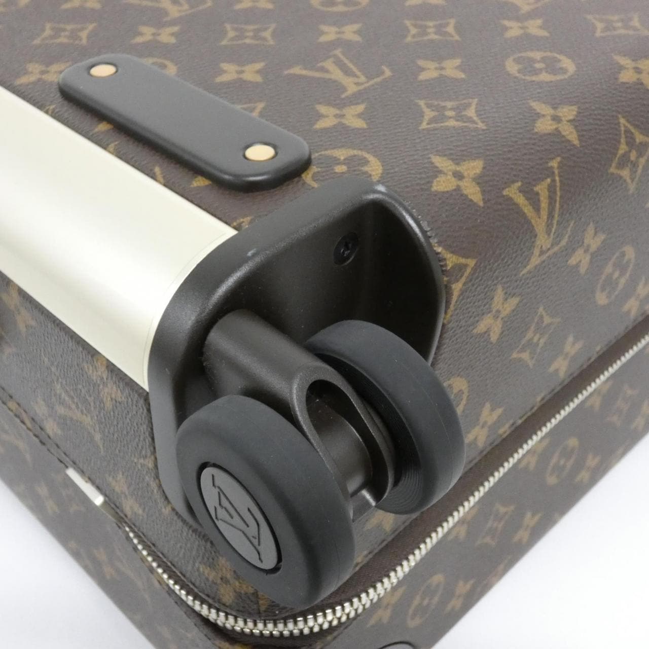 ルイヴィトン モノグラム ホライゾン 50cm M23209 キャリーバッグ