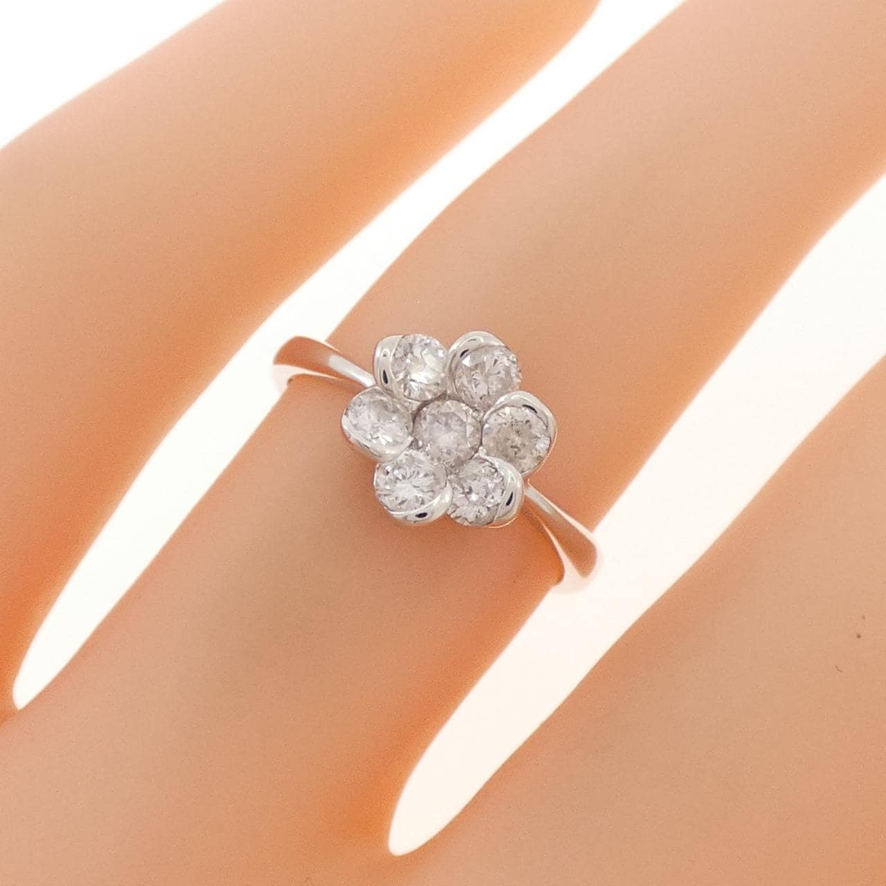 K18WG フラワー ダイヤモンド リング 0.53CT