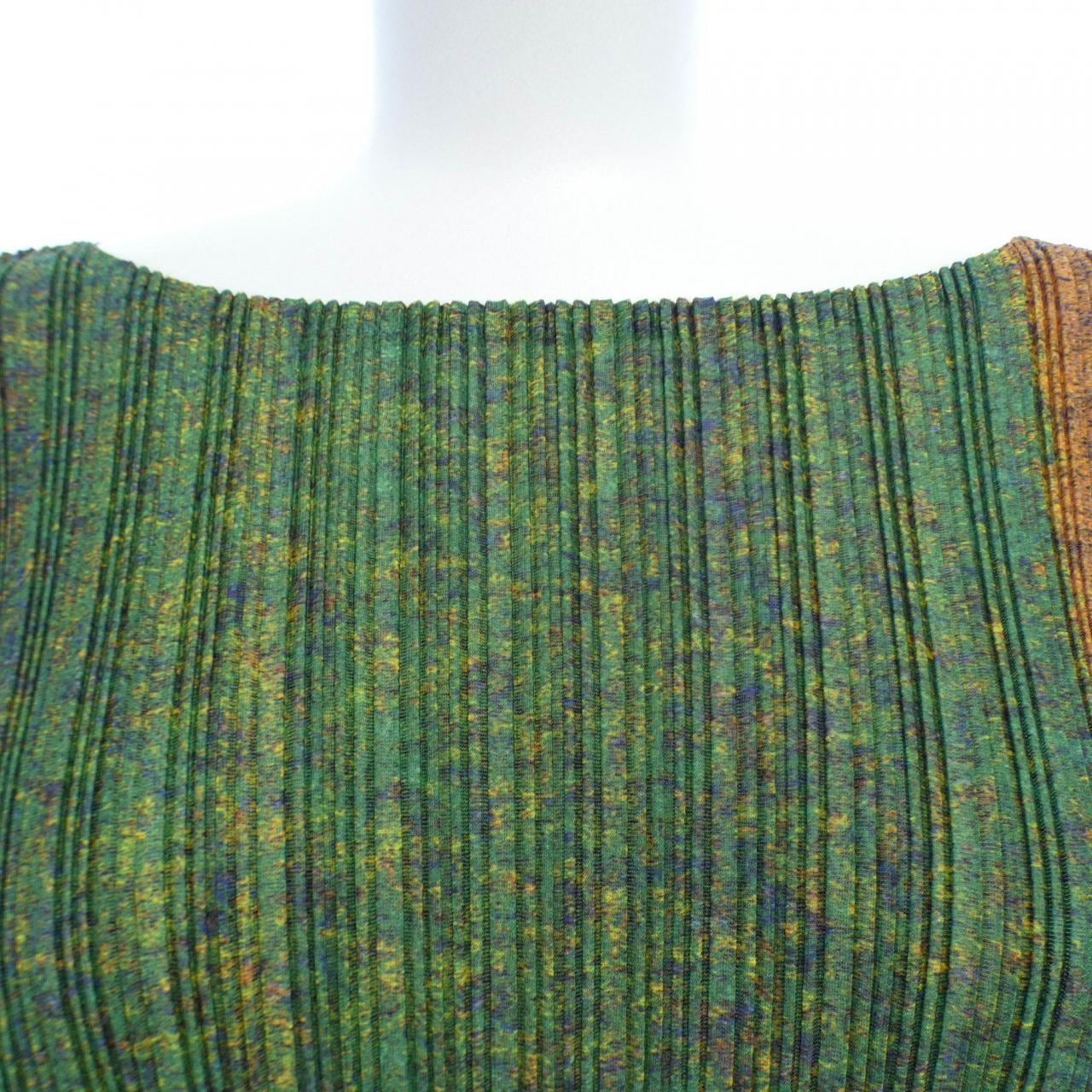 プリーツプリーズ PLEATS PLEASE トップス