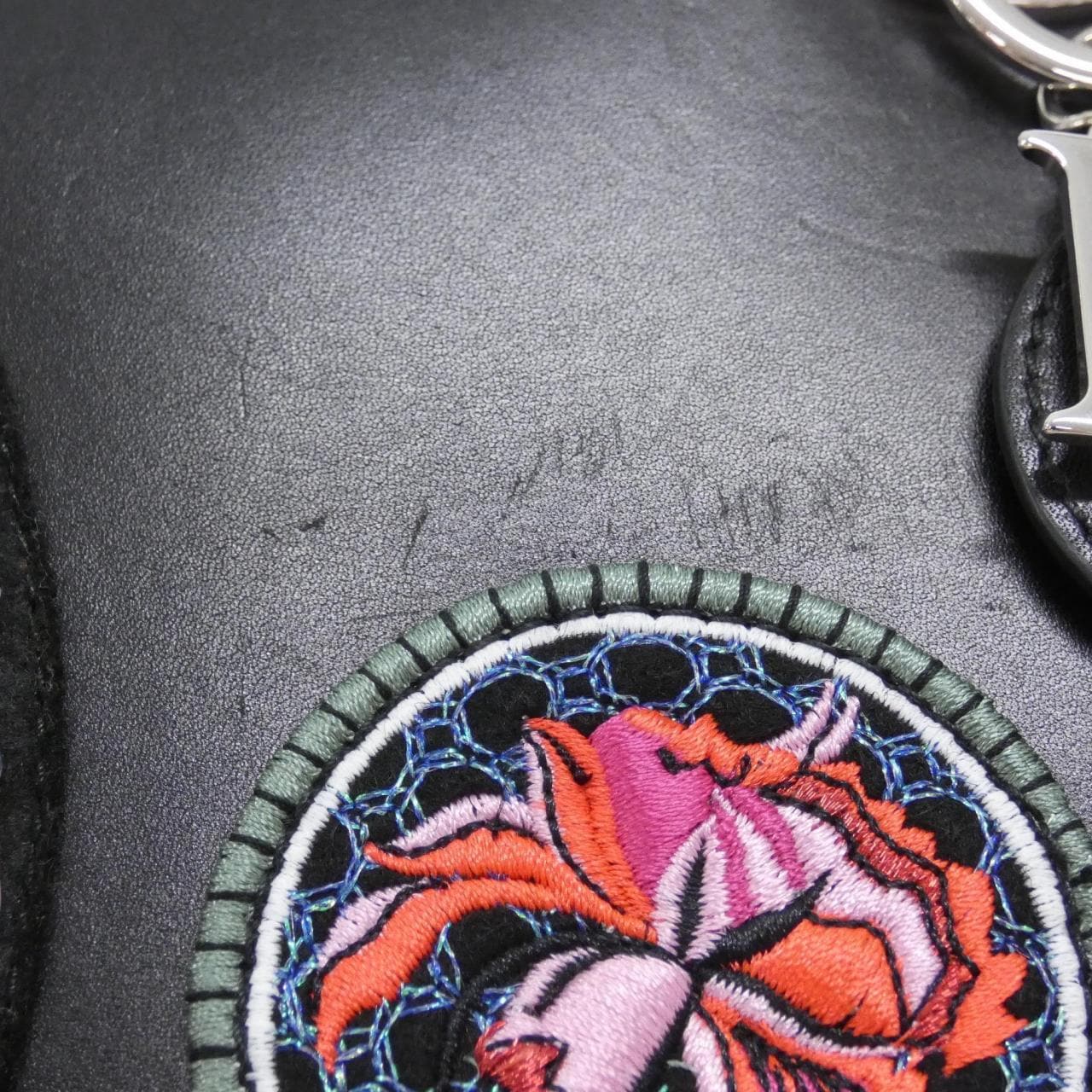 クリスチャンディオール レディ ディオール ミディアム M0550WCBD バッグ