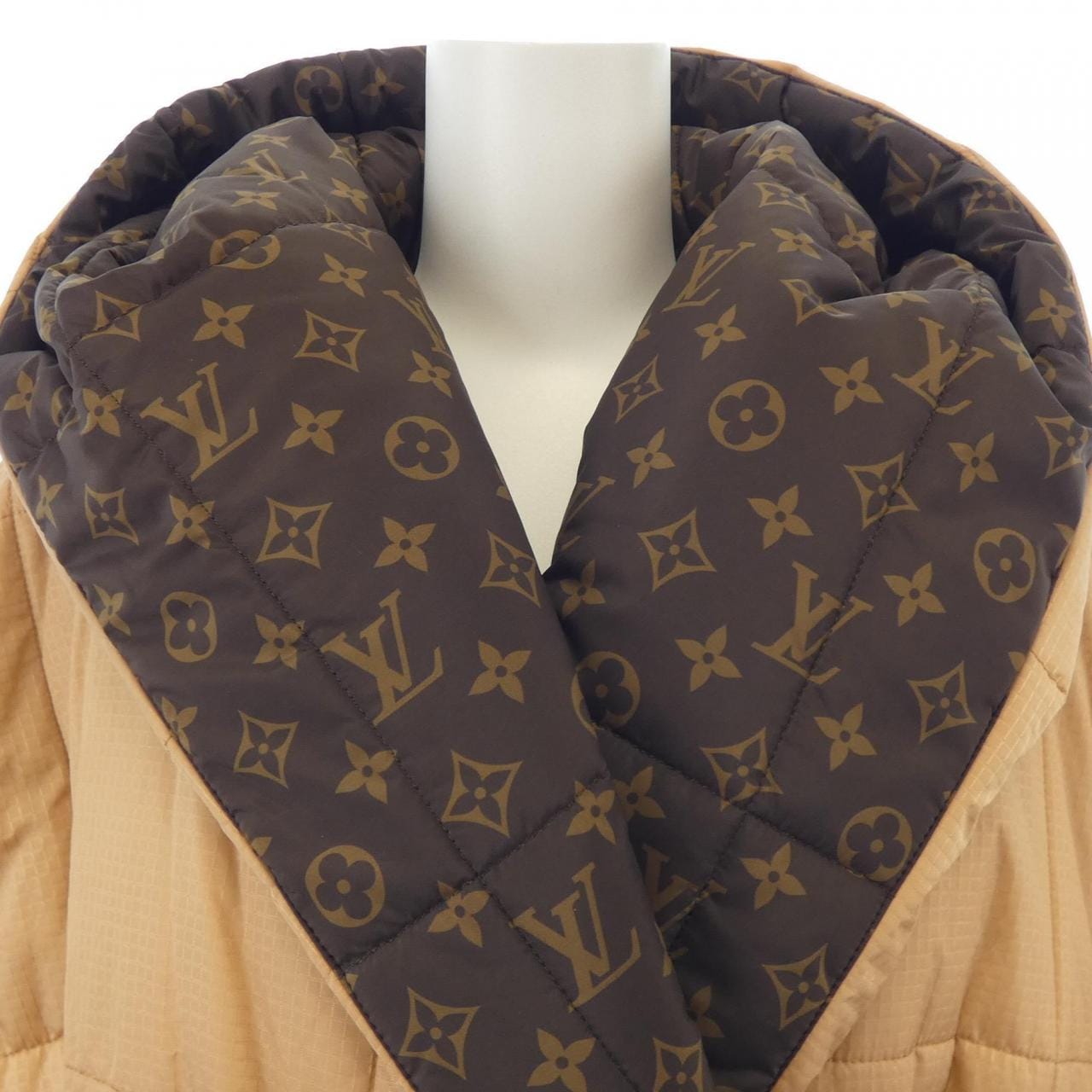 ルイヴィトン LOUIS VUITTON ショートピローパファーラップコート FNOW29E54 コート