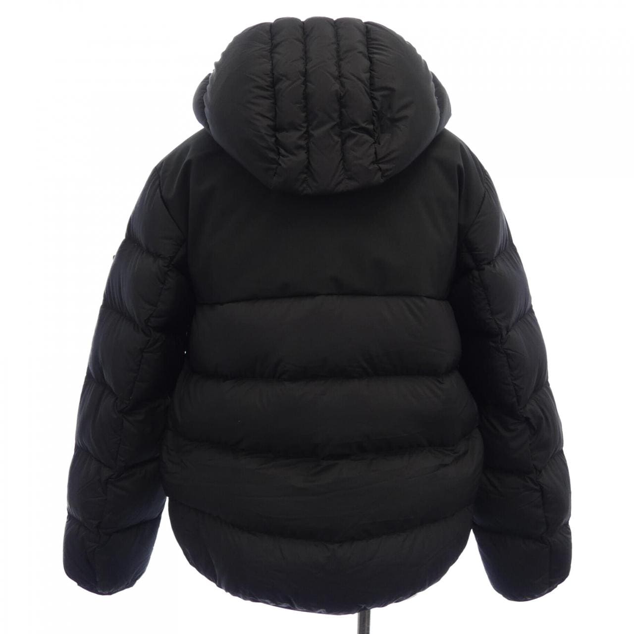 モンクレール MONCLER ダウンジャケット