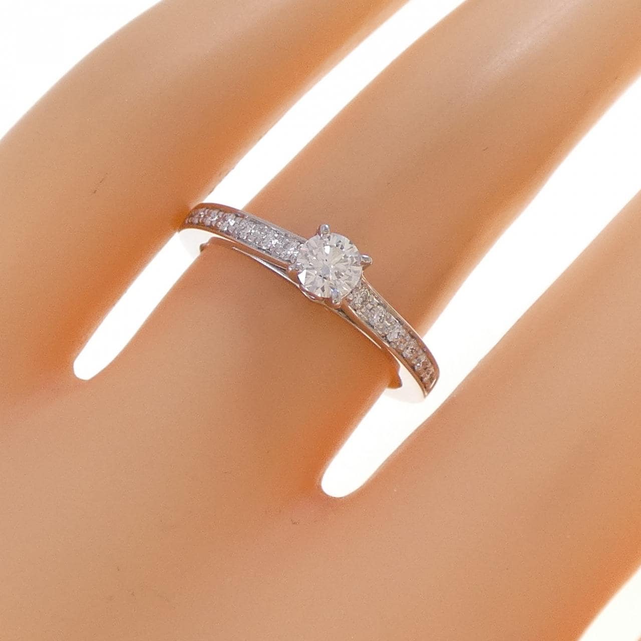 ブシュロン ビーラブド リング 0.23CT F VVS1 3EXT