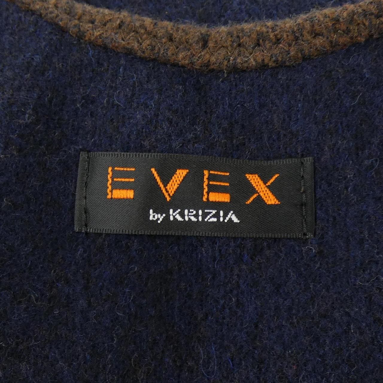 エヴェックスバイクリツィア EVEX BY KRIZIA U5756-856-29 ケープ