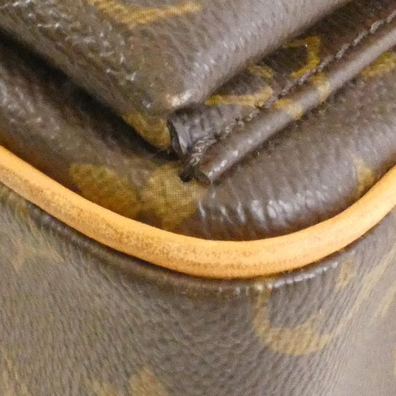 ルイヴィトン モノグラム ヴィバ シテ MM M51164 ショルダーバッグ