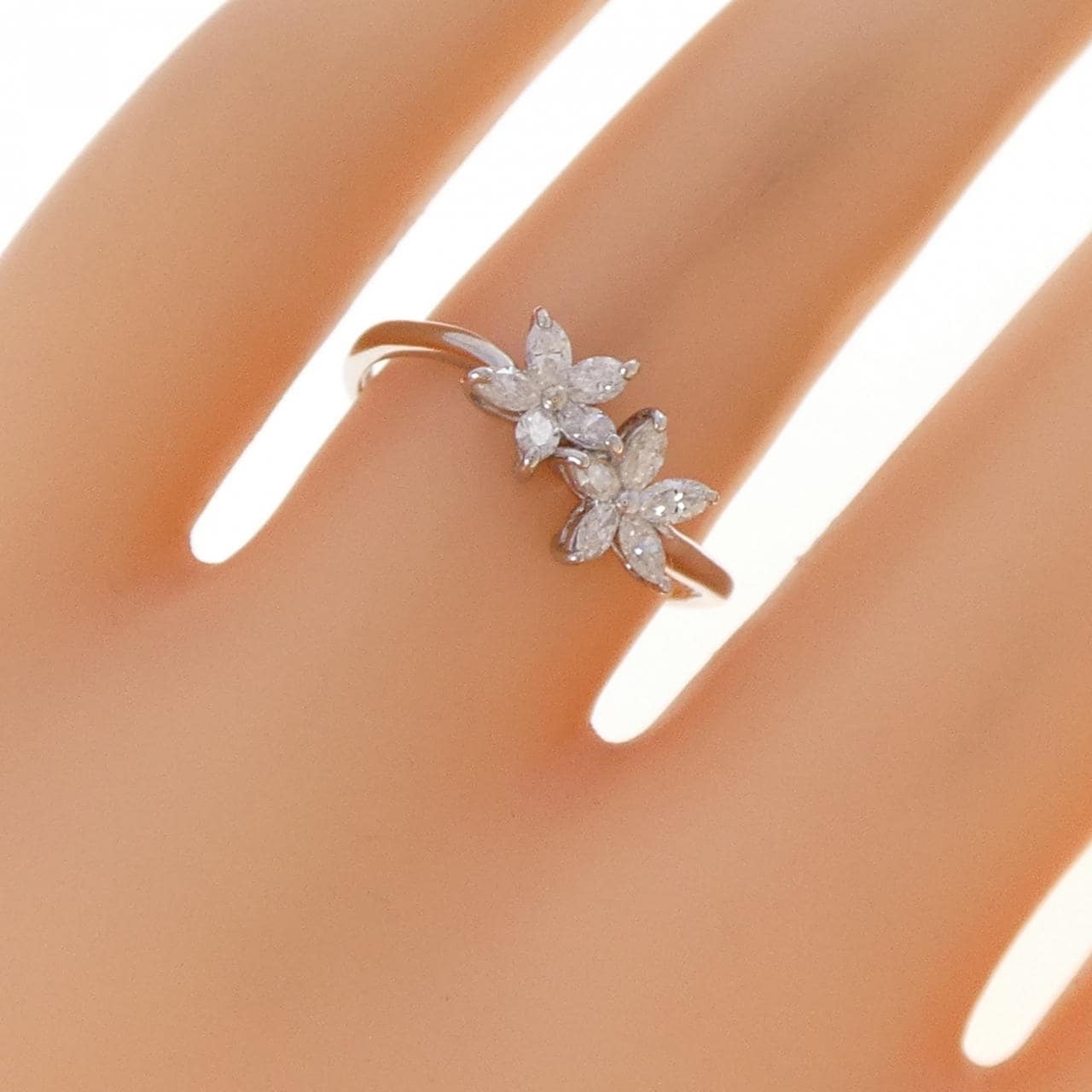 PT900 フラワー ダイヤモンド リング 0.38CT