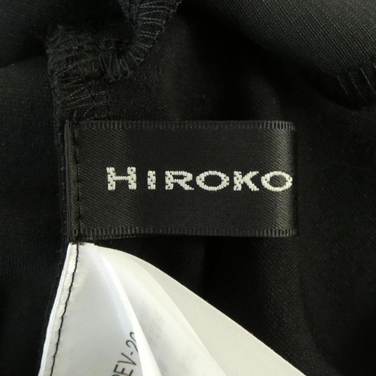 ヒロココシノ HIROKO KOSHINO トップス
