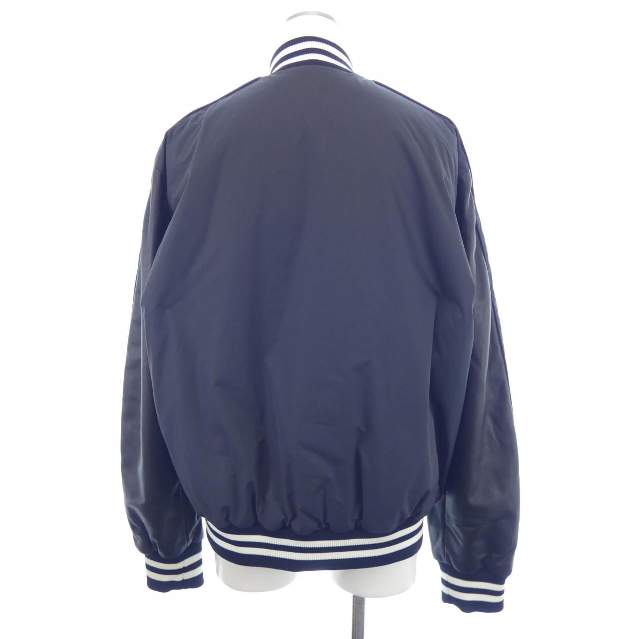 モンクレール MONCLER ダウンジャケット