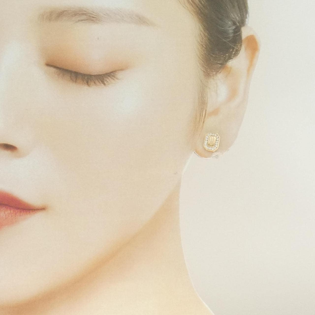 ハリーウィンストン HWロゴ ピアス