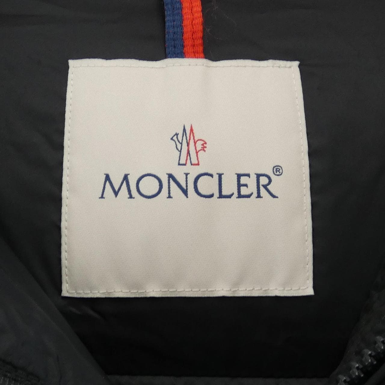 モンクレール MONCLER ダウンジャケット