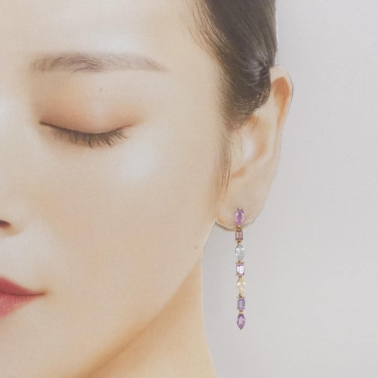 ジーエスティービー サファイヤ ピアス 5.20CT